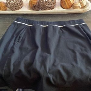 Cotton skort with pipping